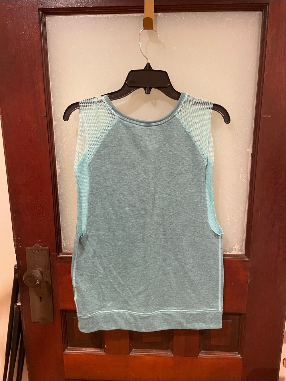 Nike Teal Sleeveless Workout Tank with Light Blue Logo - Picture 3 of 3